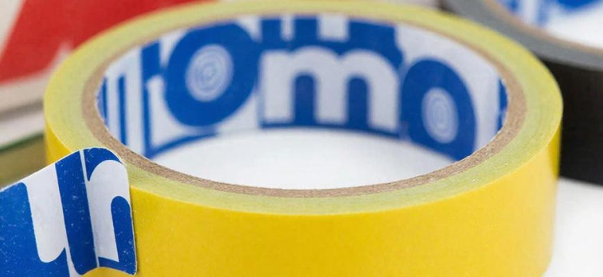 Липкая ДНК вашего бизнеса: Как обычный скотч с логотипом превращает упаковку в инструмент доминирования на рынке